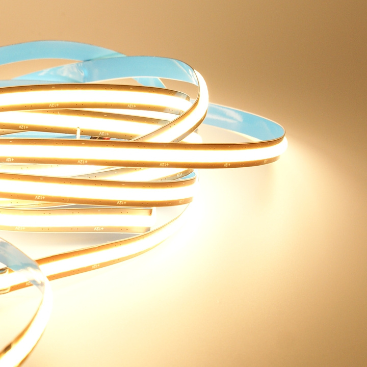tasma_led_cob_528_24v_unlimited_ciepla.jpg