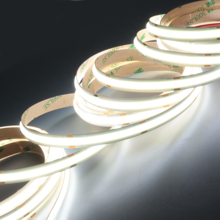 tasma_led_480_cob_15w_24v_6000k_2100lm_swiecaca.jpg
