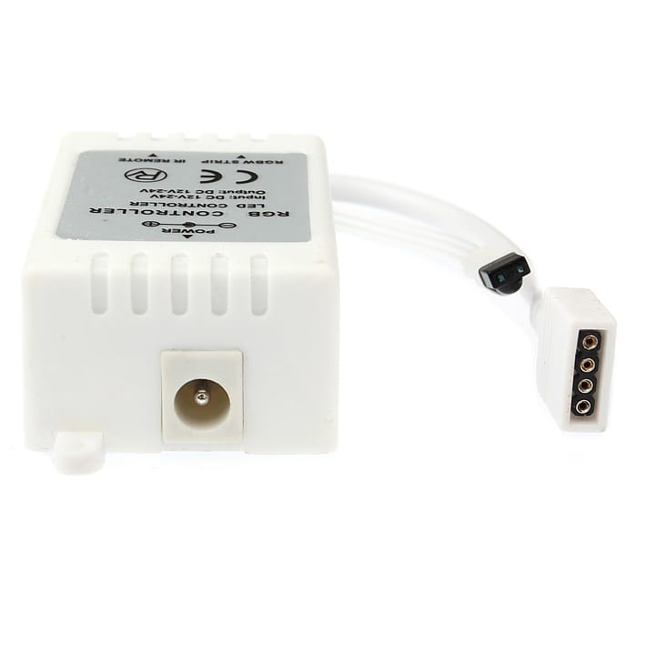 pol_pl_Sterownik-LED-RGB-6A-DC12V-24V-poczerwien-IR-pilot-24-przyciski-194_3 3.jpg
